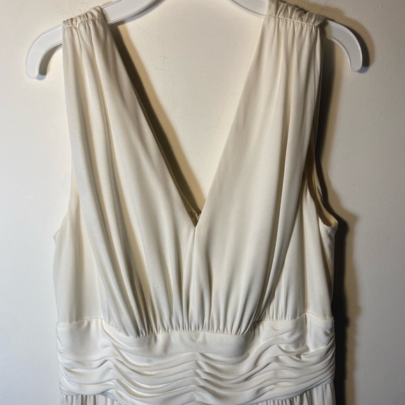 Suzi Chin Maxi Length V Neck Formal Pleated White Dress size 10 - Picture 2 of 12